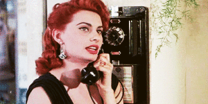 Sophia Loren telefonál