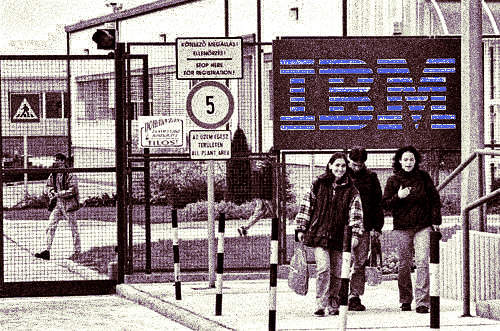 Oktatóközponttal erősít az IBM