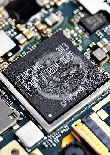 Samsung: jöhetnek a hat gigabájtos okostelefonok