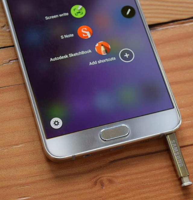 Megkezdi a Note 7 okostelefonok cseréjét Magyarországon a Samsung