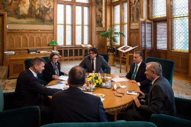 Orbán az Európai Bizottság digitális egységes piacért felelős alelnökével tárgyalt