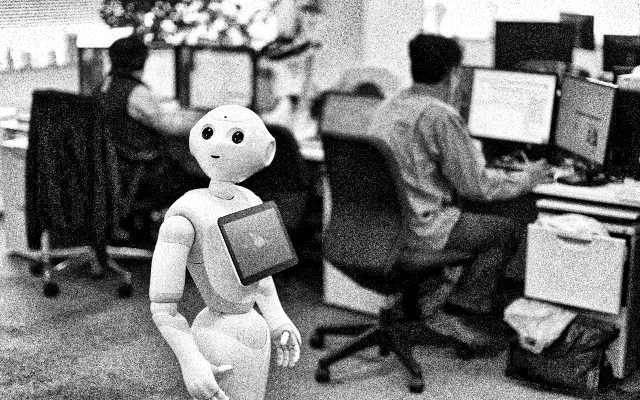 Robotokkal segíti adminisztratív dolgozóit a GE Global Operations