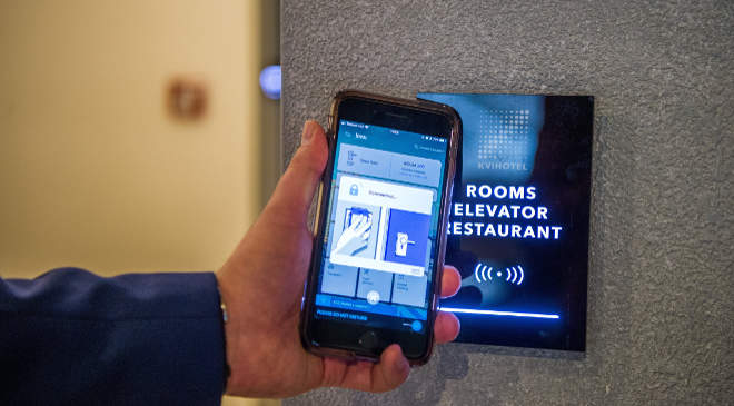 Megnyílt Európa első okostelefonnal vezérelhető hotele Budapesten