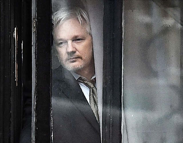 Betegsége miatt nem vett részt a bírósági meghallgatáson a WikiLeaks alapítója