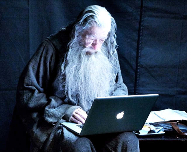 öregember, laptop