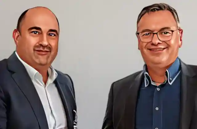 Sebastian Seitz, az Eplan vezérigazgatója és Andreas Matthé, a Siemens Smart Infrastructure elektromos termékekért felelős vezérigazgatója