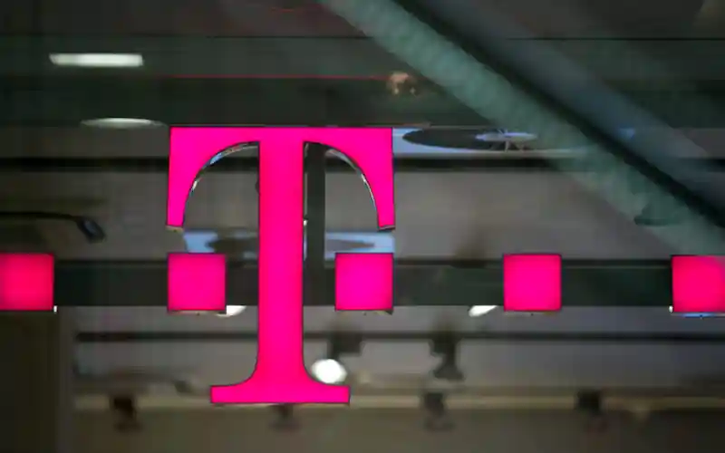 Felfüggesztik a Magyar Telekom részvényeinek kereskedését