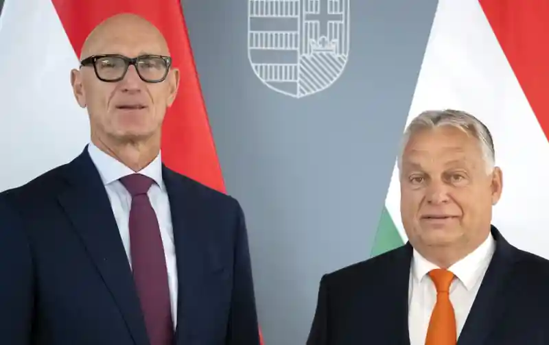 Timotheus Höttgest, a Deutsche Telekom vezérigazgató és Orbán Viktor Magyarország miniszterelnöke