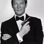 Nincs idő meghalni: James Bond nem akármilyen készülékkel fog telefonálni