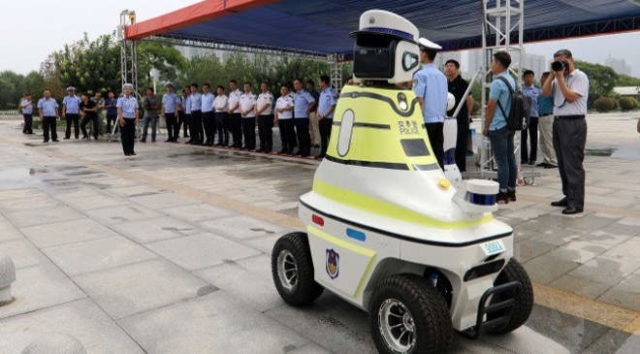 Rémes: robotjárőrök álltak szolgálatba egy kínai városban