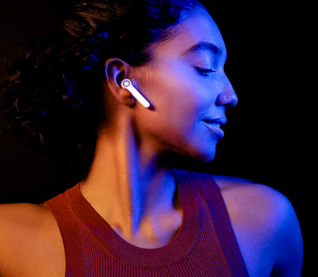 Forradalmi: valódi vezeték nélküli fülhallgatót mutatott be a Panasonic