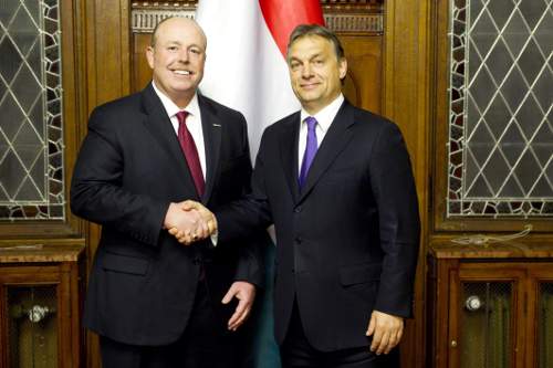 Kevin Turner, a Microsoft alelnöke és Orbán Viktor miniszterelnök.